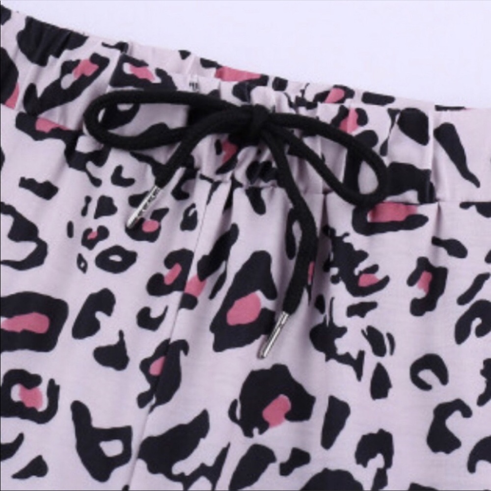 Leopard print lounge set small and large available - Picture 10 of 16